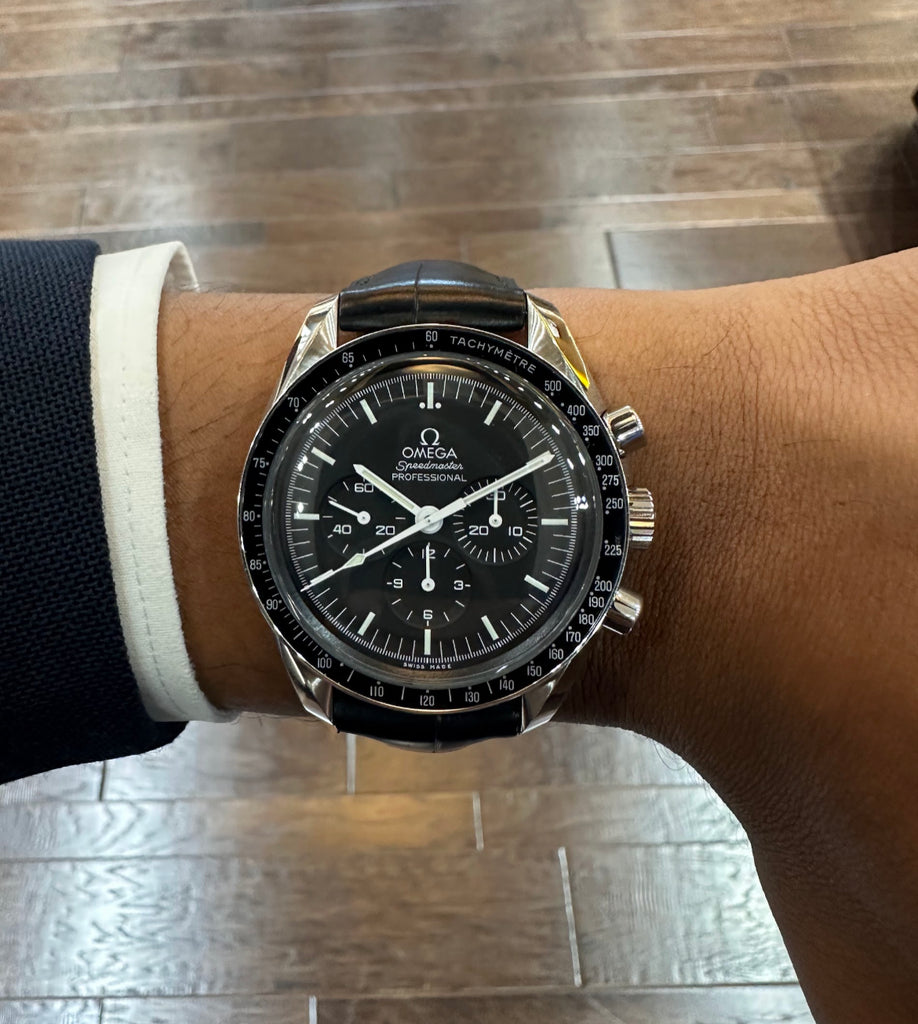 Pre owned omega clearance moonwatch