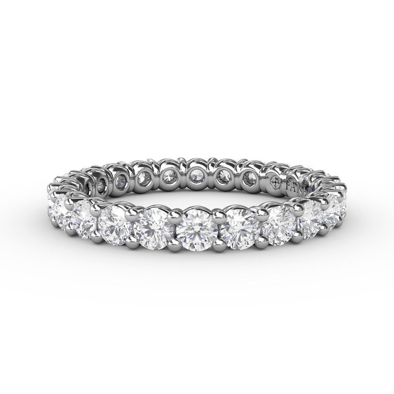Chunky Shared Prong Anniversary Band W6113