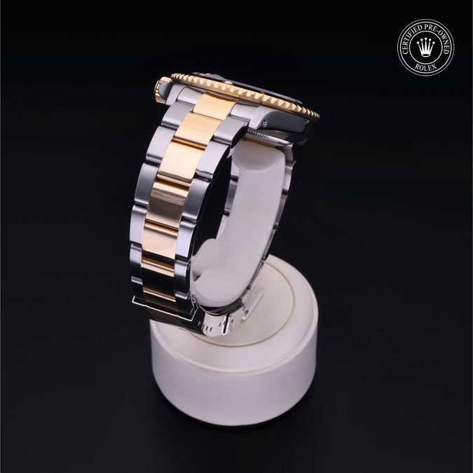 Submariner Date - 16613LN