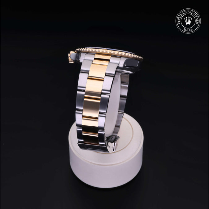 Oyster Perpetual Submariner Date - 16613